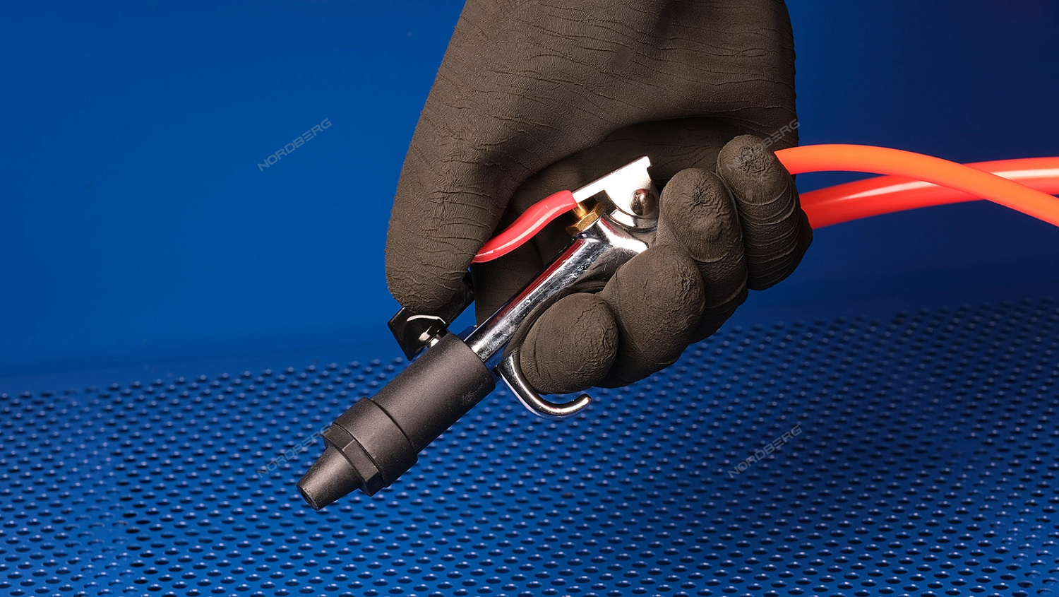 Установка для мойки деталей с подогревом, закрытая NORDBERG NW150